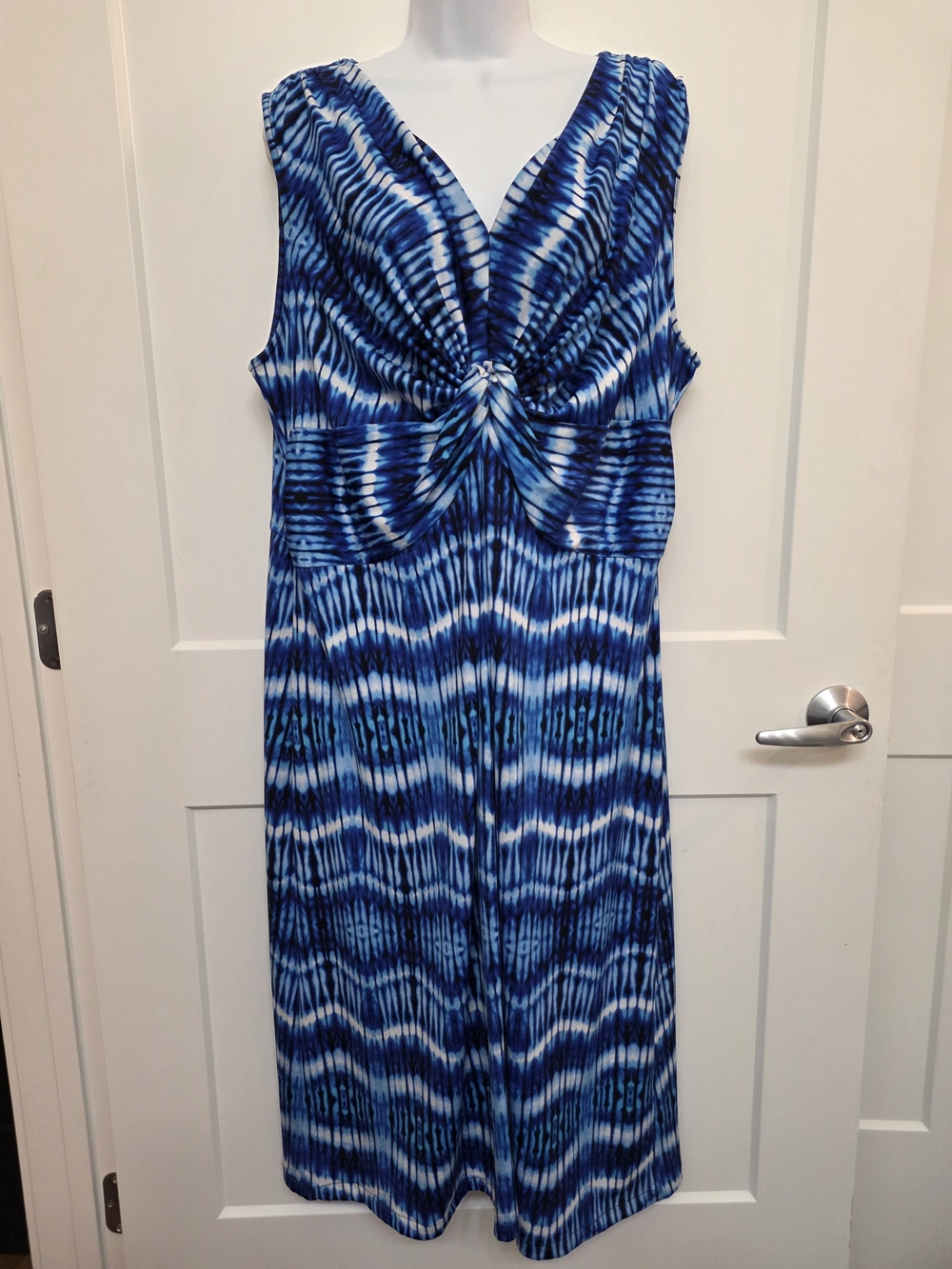Blue Tie-Dye V-Neck Midi Dress with Front Twist